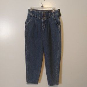 NWT Hollister Ultra High Rise 80's mom jeans size 7R